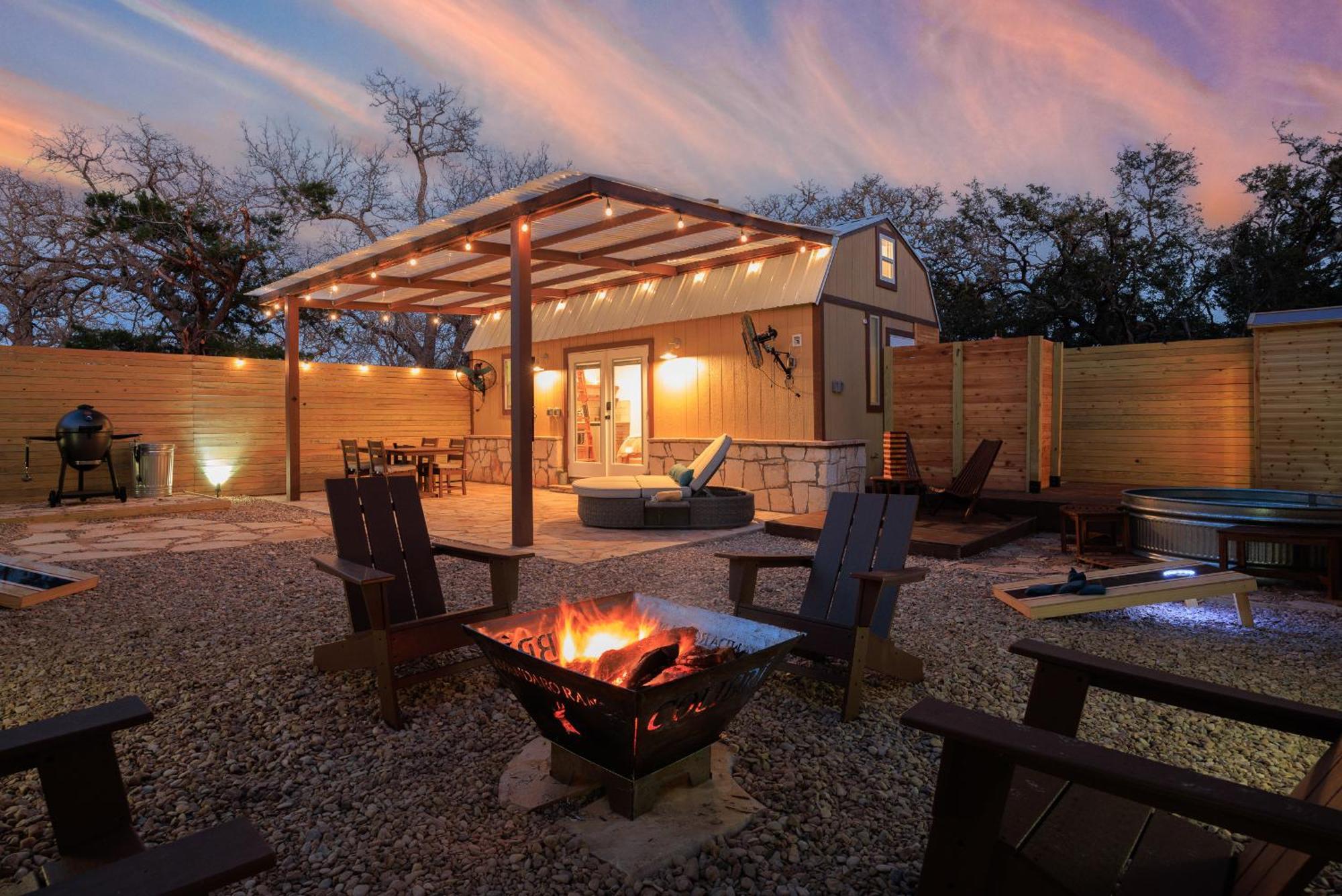 Romantic Luxury Retreat Hot Cold Pool & Sauna Wimberley Eksteriør bilde