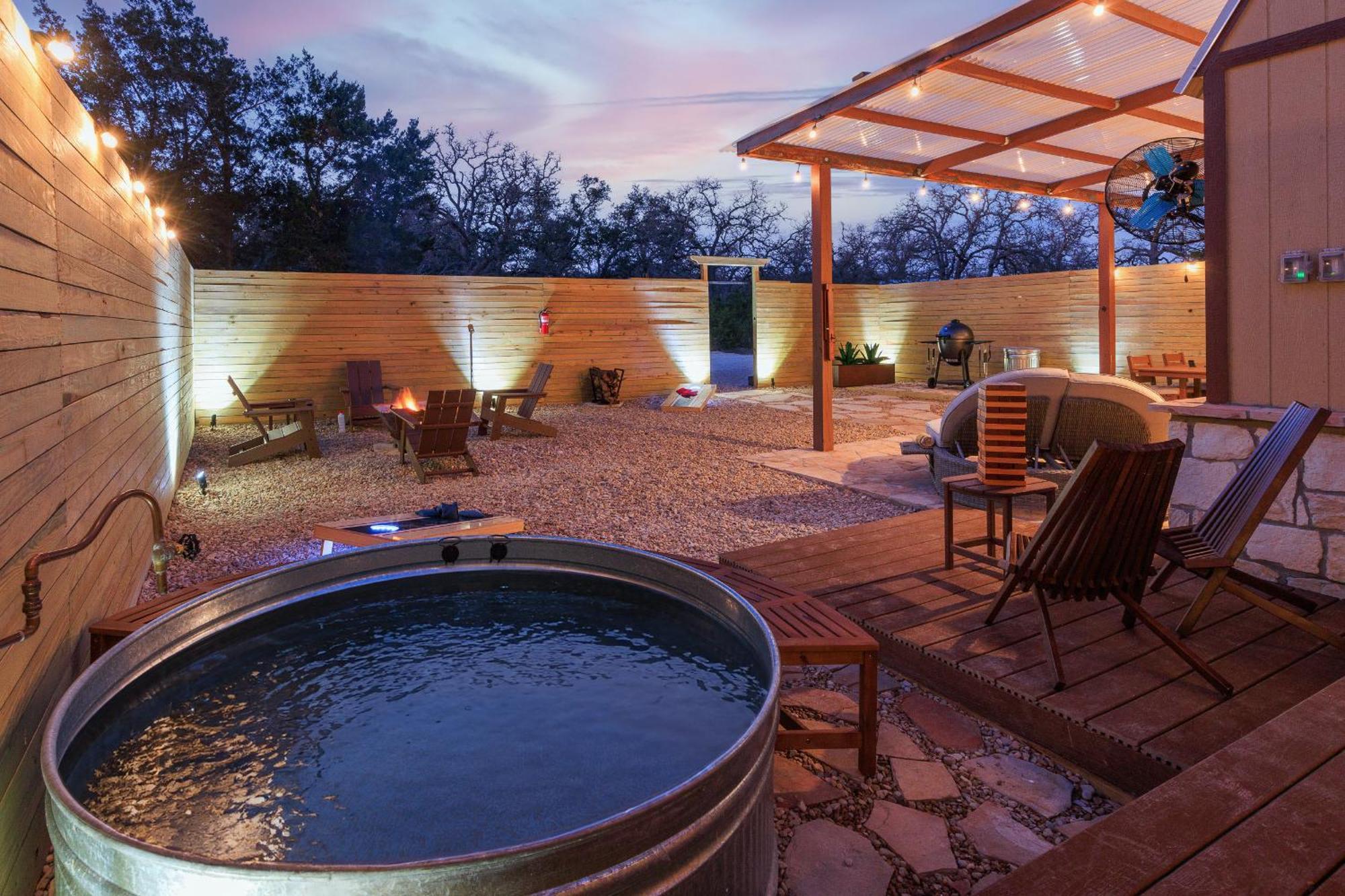 Romantic Luxury Retreat Hot Cold Pool & Sauna Wimberley Eksteriør bilde